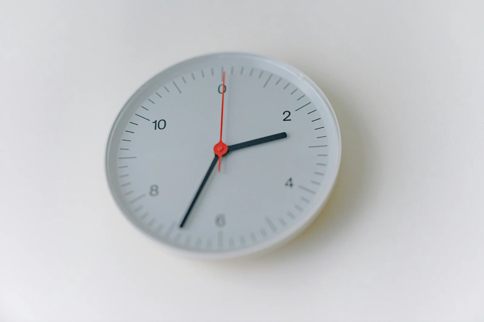 Horloge personnalisée avec marquage du logo : exemple de réalisation